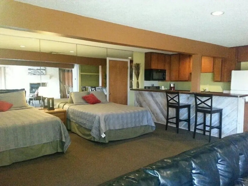 Lodge At Turkey Cove