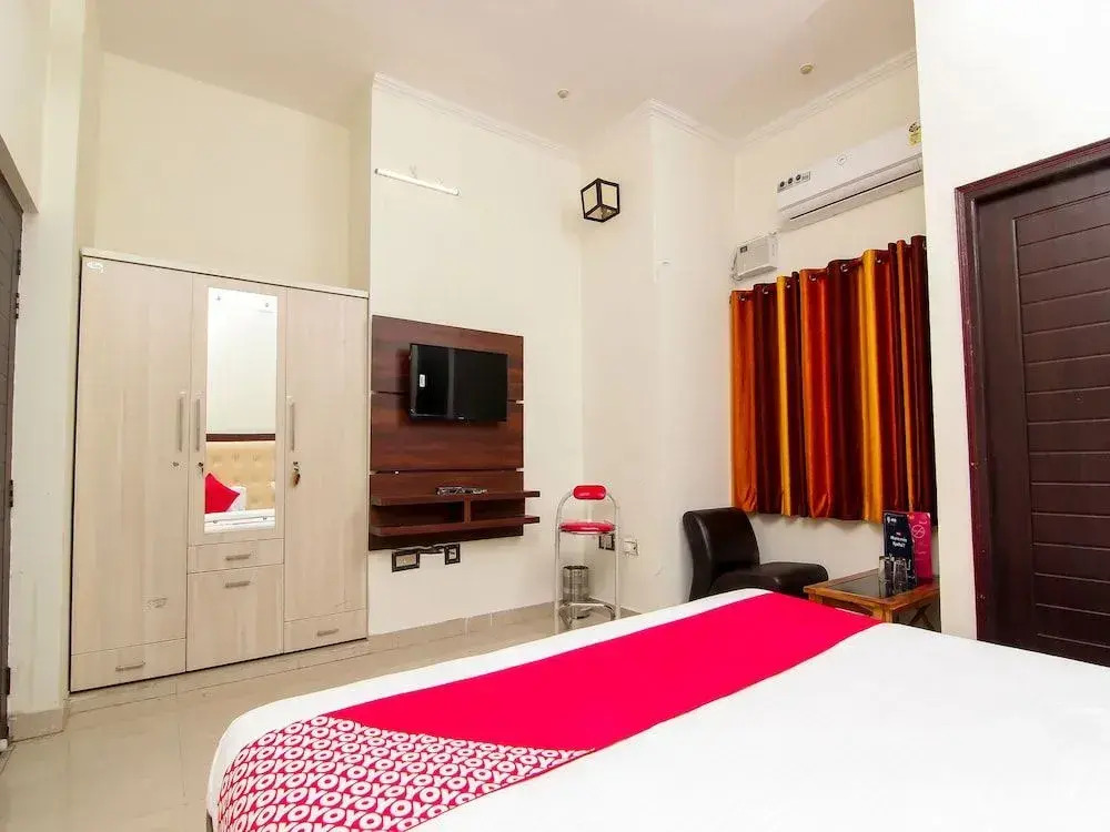 OYO Flagship 12365 CZ Inn