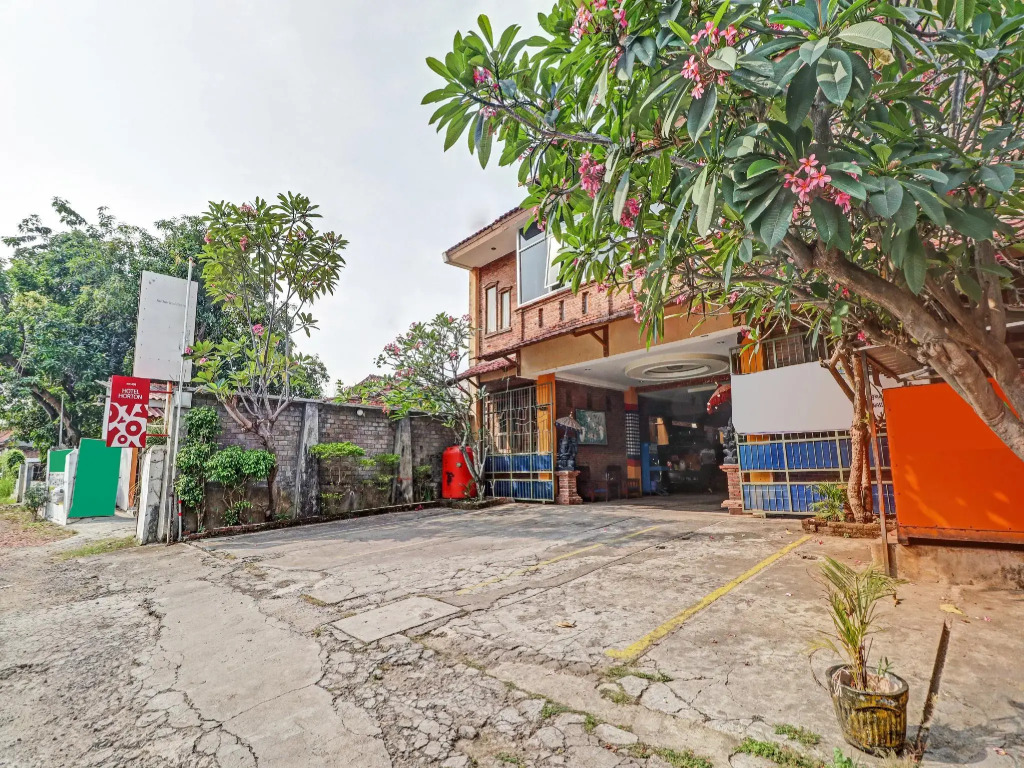 OYO 90408 Hotel Horton