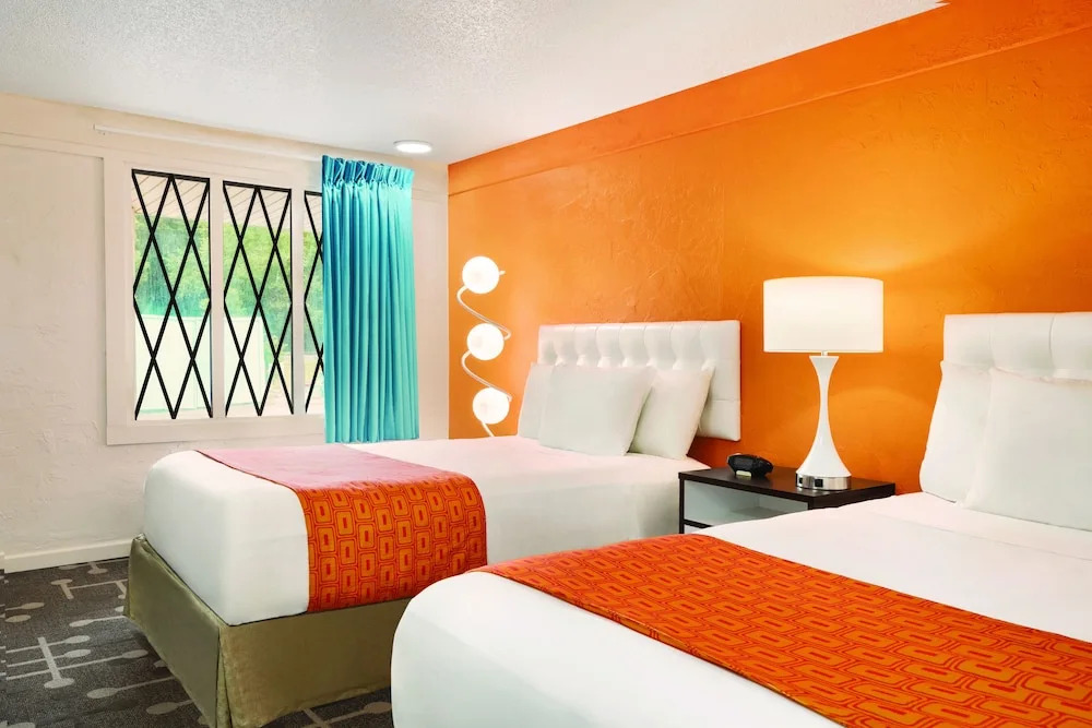Dover Inn & Suites
