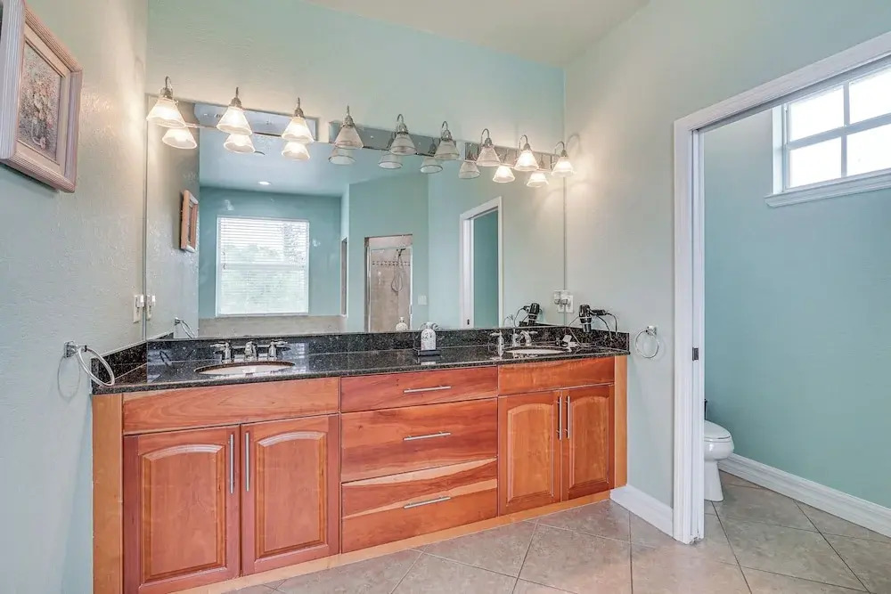 Hot Tub + Fire Pit: Spacious Cape Coral Oasis!