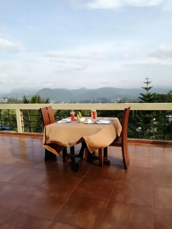 Kandy Highland Unique Hotel