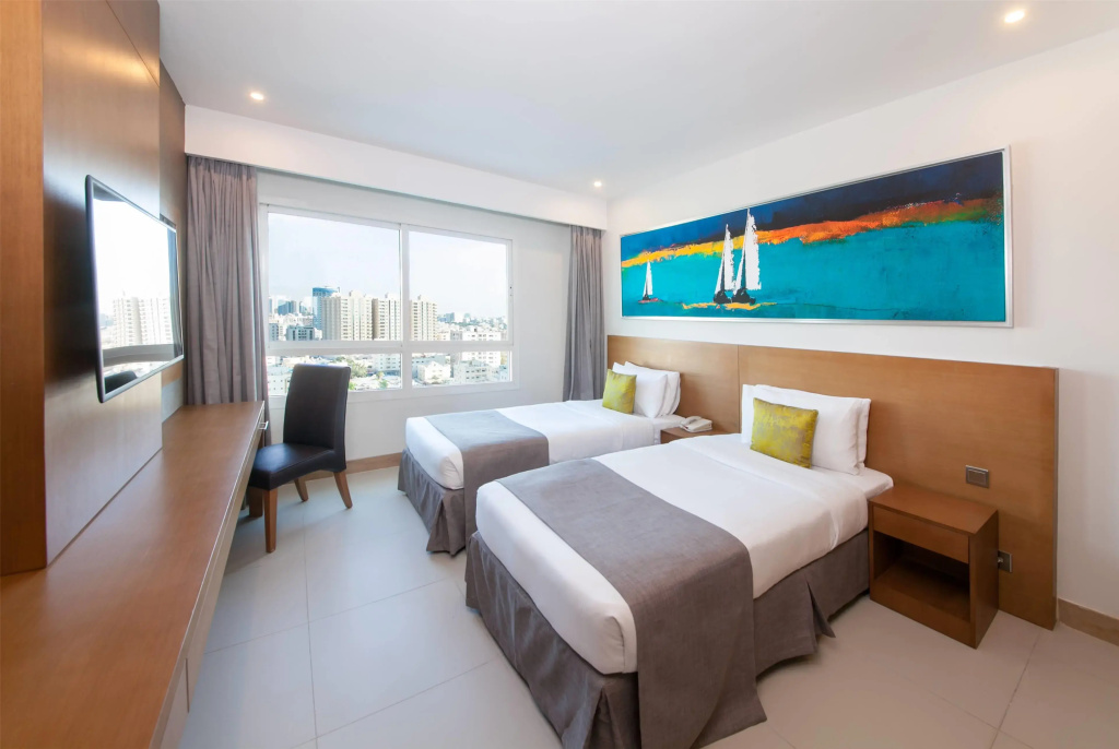 Отель Ramada By Wyndham Beach Ajman