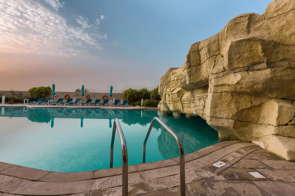 Отель Park Apartments Dubai, an Edge by Rotana