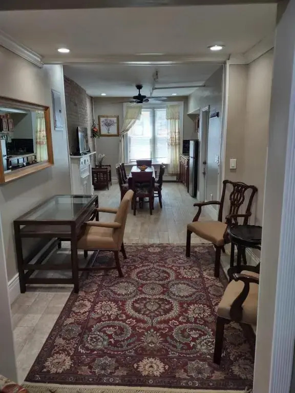 2 Br Top Floor Apartment