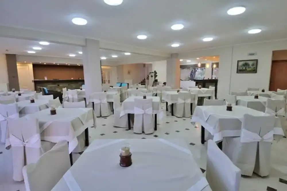 Lintzi Hotel