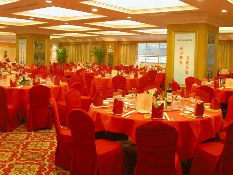 Jade Palace Hotel