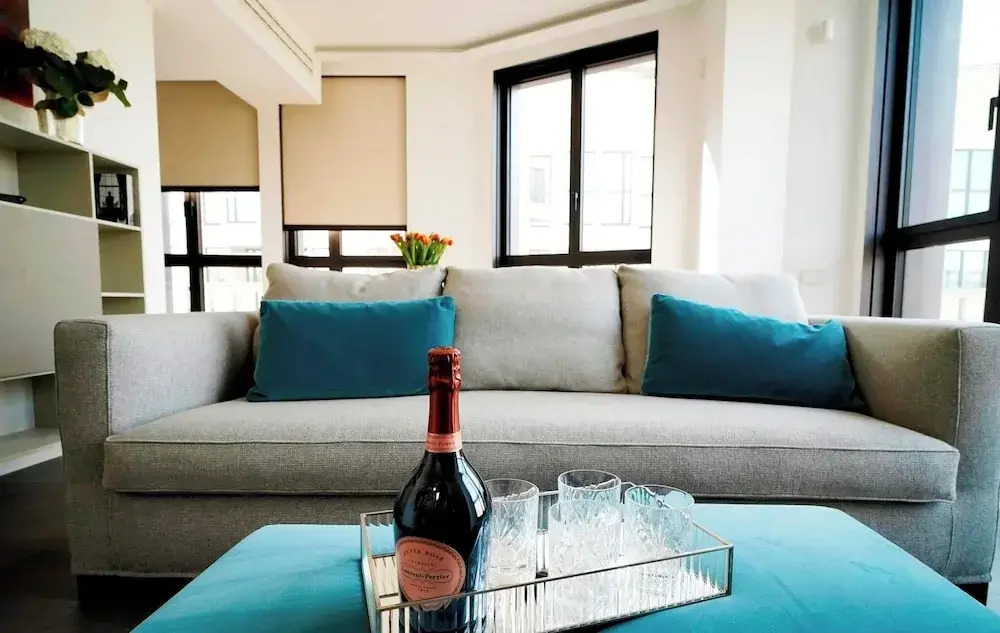 San Babila Central Tower by Rentopolis - High-end 1bdr with panoramic terrace overlooking Duomo