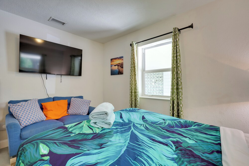 Pool & Patio! Gem 4 Mi to Fort Lauderdale Beach