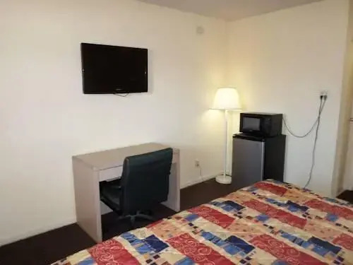 Camelot Inn Elyria