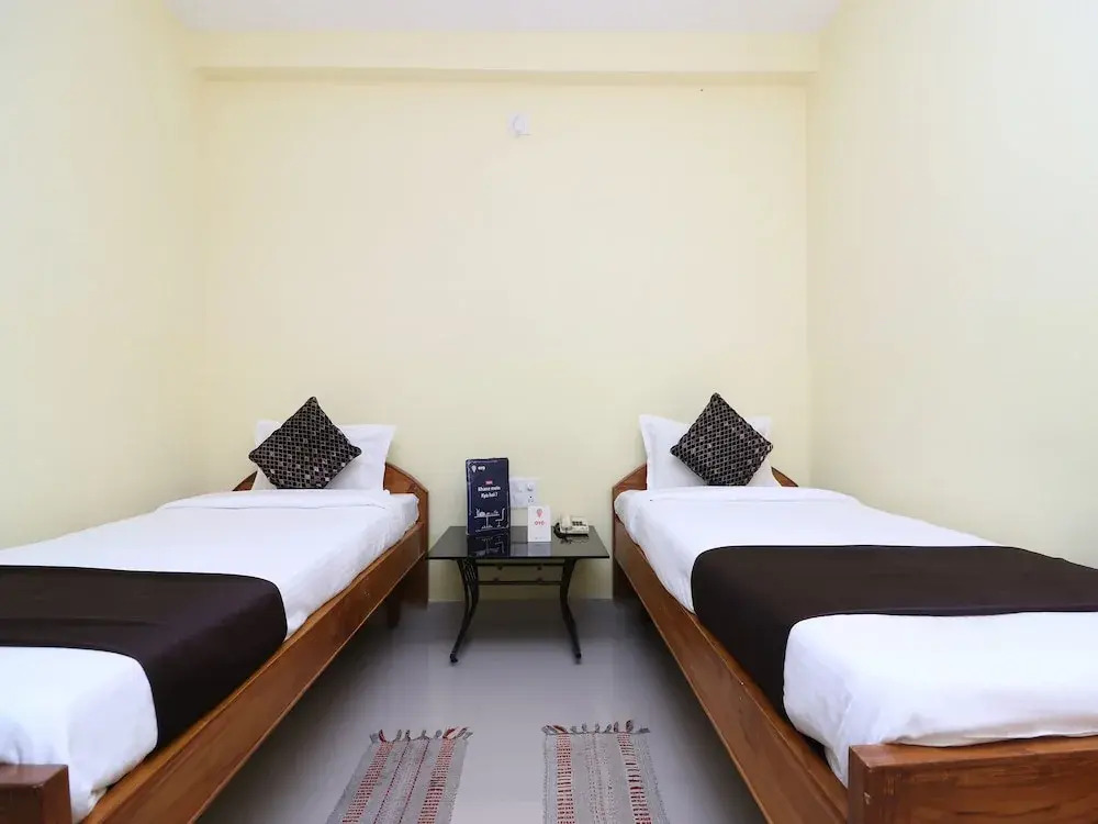 OYO 16111 G S Rest House