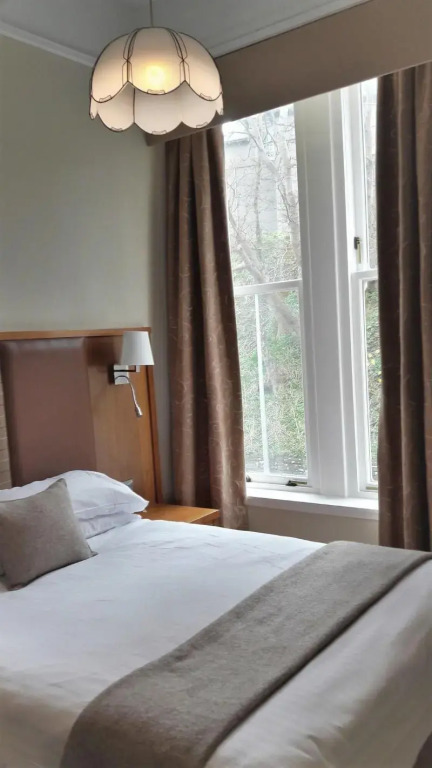 Mackays Hotel