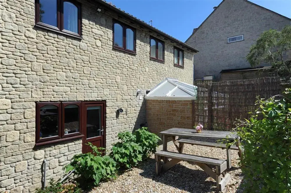 2 Kersbrook Gardens