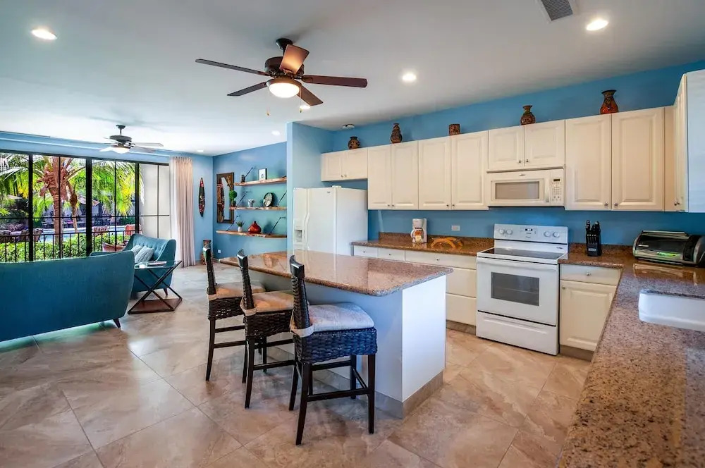 Nicely decorated ground-floor unit in front of pool at Pacifico in Coco