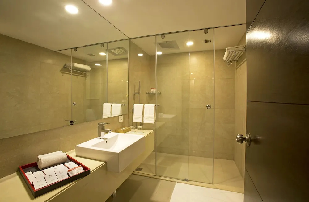 Kings Forth Hotels