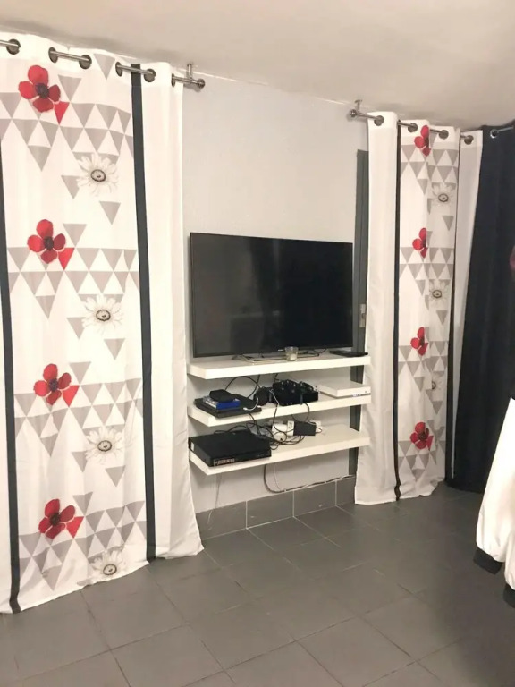 Studio in Marseille, With Wonderful City View, Furnished Terrace and W