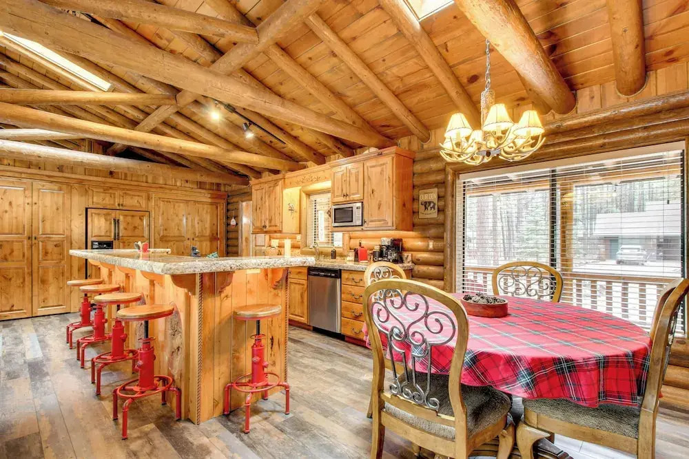 Near Fishing & Hiking: Pinetop Log Cabin w/ Deck!