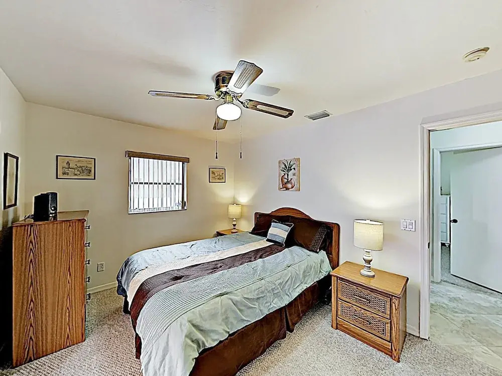 Dreamy In Quiet Neighborhood W/ Caged Pool 3 Bedroom Home