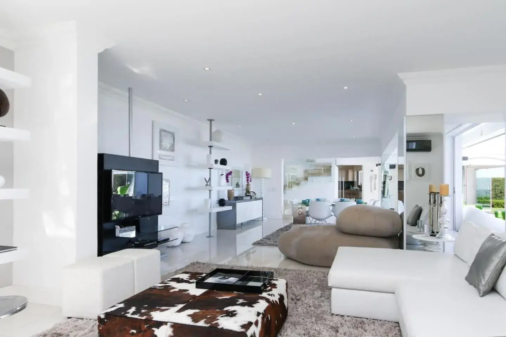 34 Theresa Avenue - Spectacular Villa with Panoramic Views