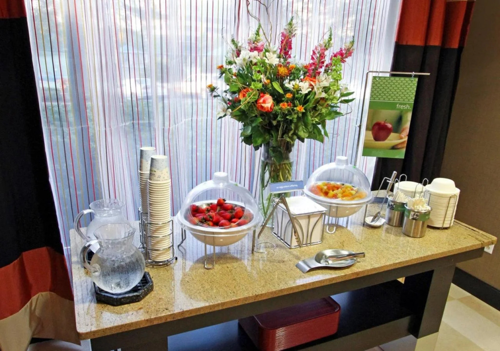 Hampton Inn Birmingham Colonnade