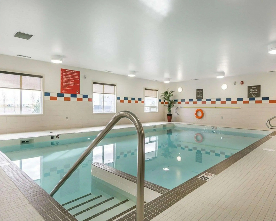 Comfort Inn & Suites Edmonton International Airport