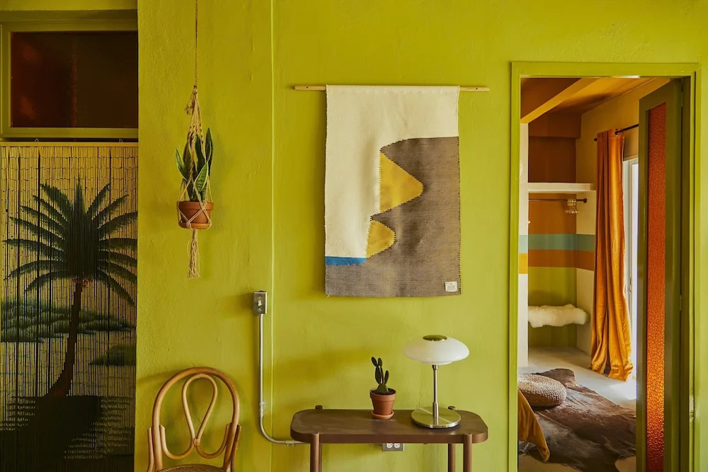 MOOD HAUS by DW - 70s Retro Stays
