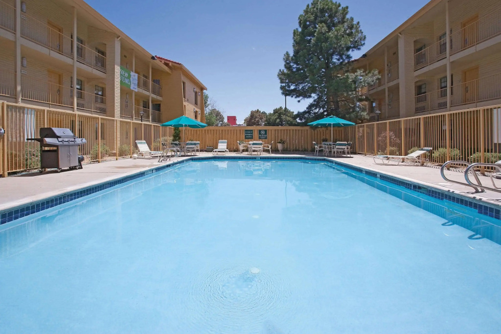 Travelodge by Wyndham Golden-Denver