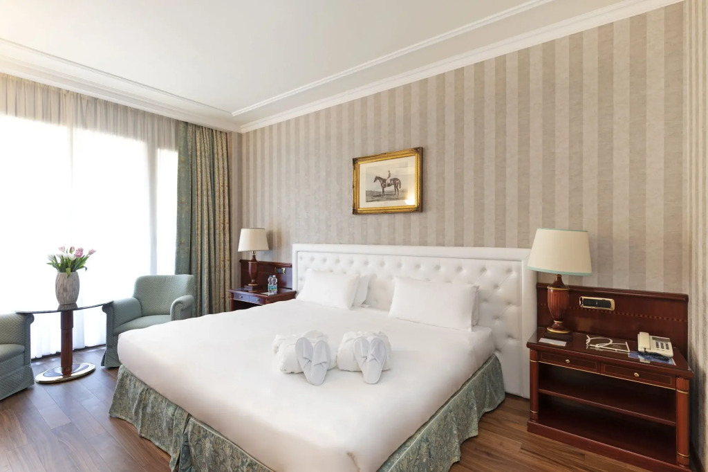 Отель Royal Hotel Carlton