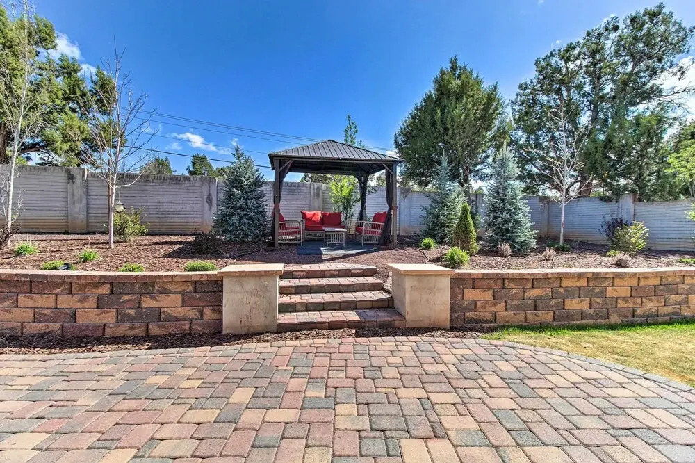 Private Patio + Gazebo: Show Low Hideaway!