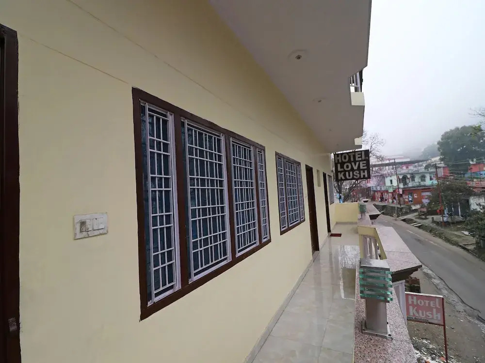 OYO 29236 Hotel Love Kush