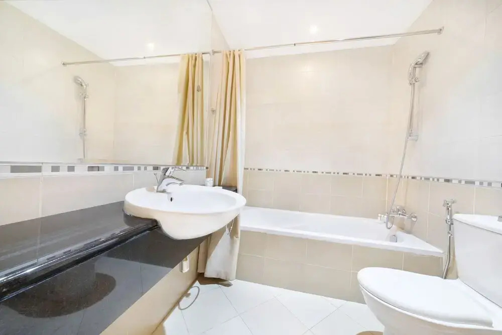 Maison Privee - Spacious Apt w/ Beach, Pool and Marina Access