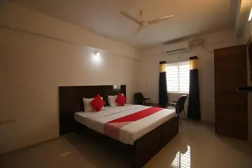 OYO 28285 Maruthi- Luxury Rooms