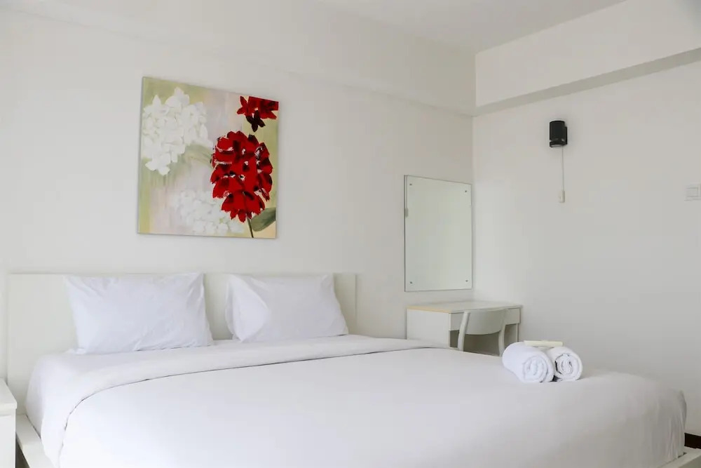 Fancy And Nice 1Br Apartment At H Residence