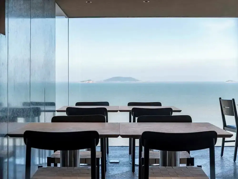 Qingdao Innland sea-view designer hot spring hotel