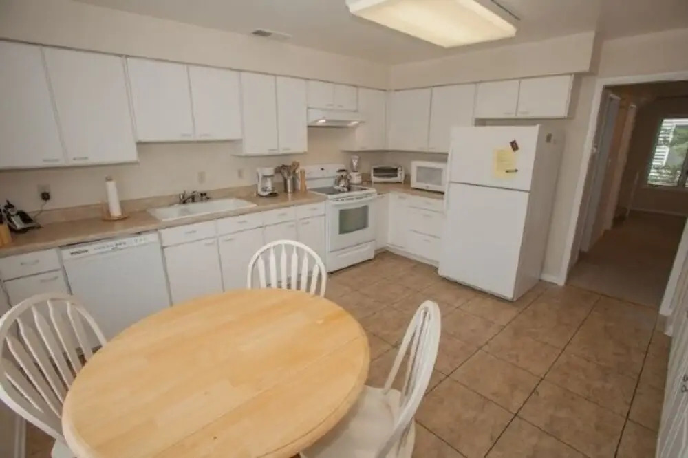 Shoot The Breeze 4 Bedroom Condo by Redawning