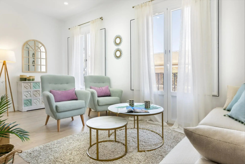 Lovely 3-bedroom Apartment Near Alameda Juan Rabadan I