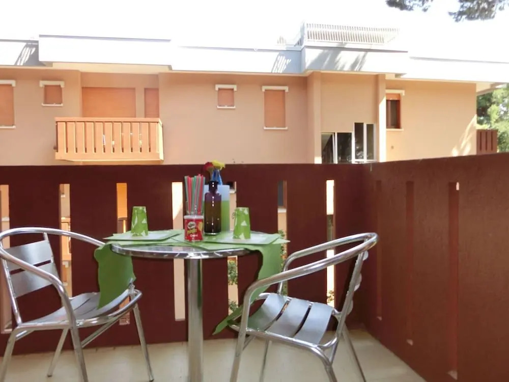 Modern Flat With Terrace for 5 Guests - Beahost