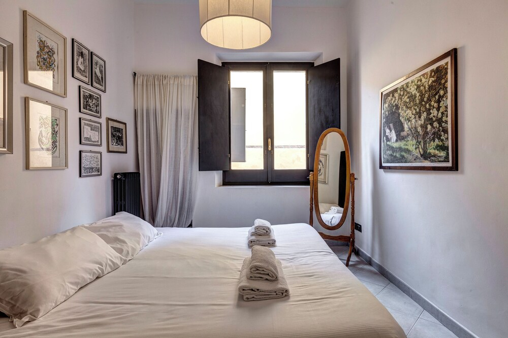 Casine Apartment by Mamo Florence