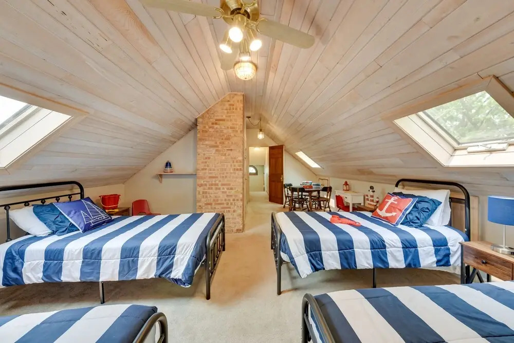 Pistakee Lake Estate w/ Boat Dock & Hot Tub!