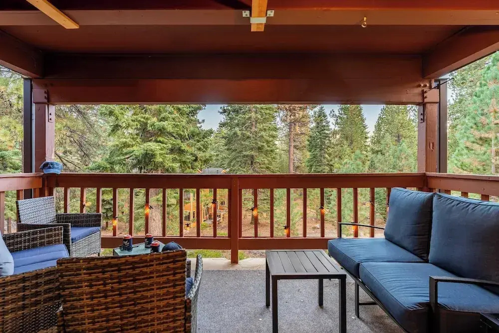 Walk to Lake, Dining+shops 5mins to Ski Resort Incline Paradise by Avantstay