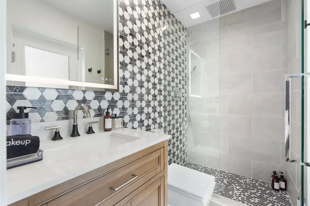 NEW The Hensley on Hubbell Designer Oasis w Pool