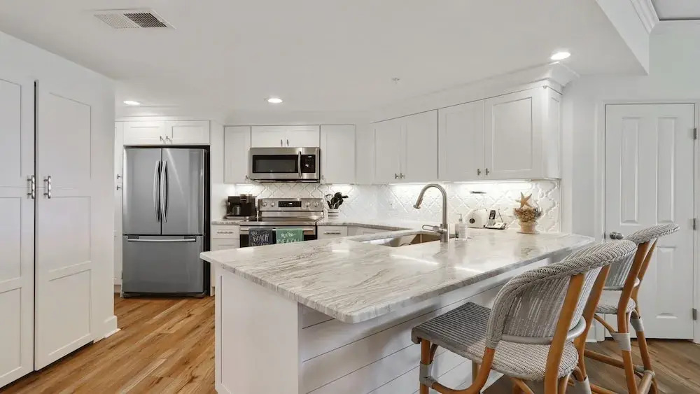 4203 Windsor Ct N 1 Bedroom Condo