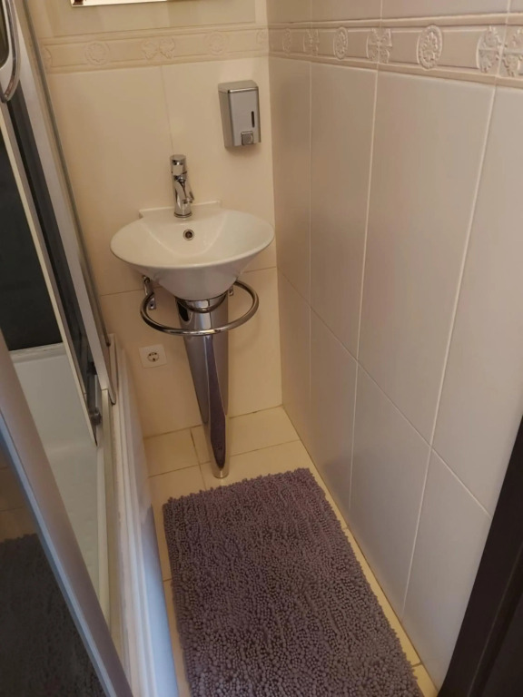 220V ЗАВЖДИ Central Point Apartment