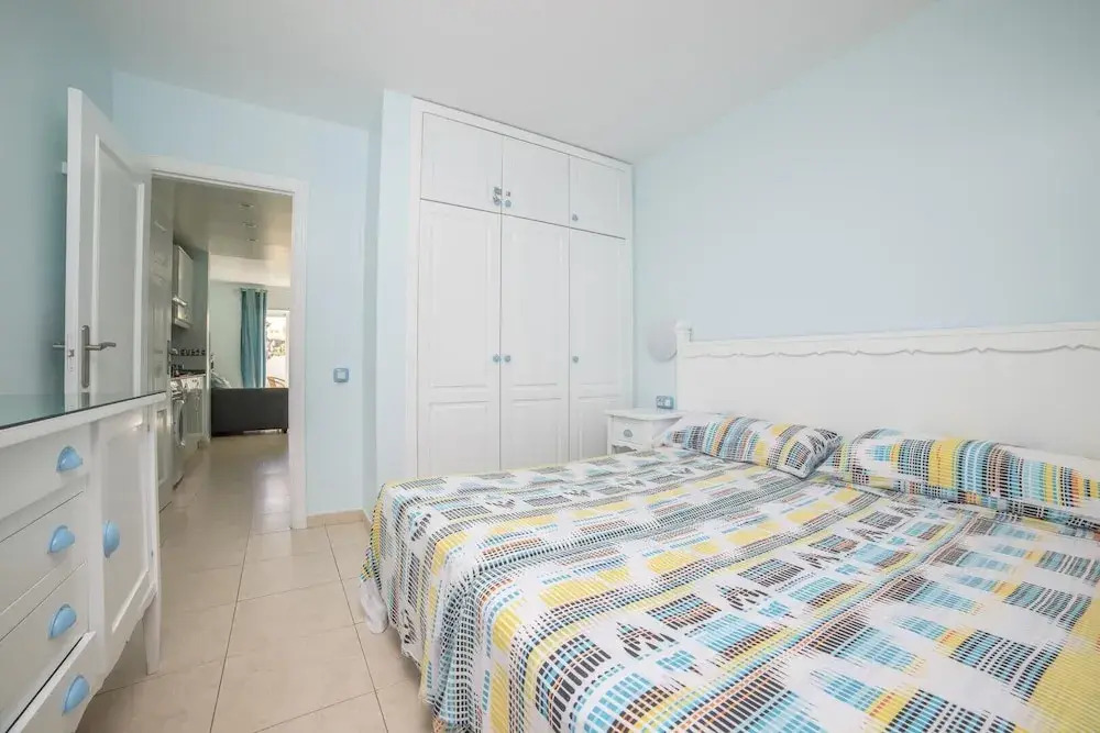 Oasis Royal 12 pool view apartment