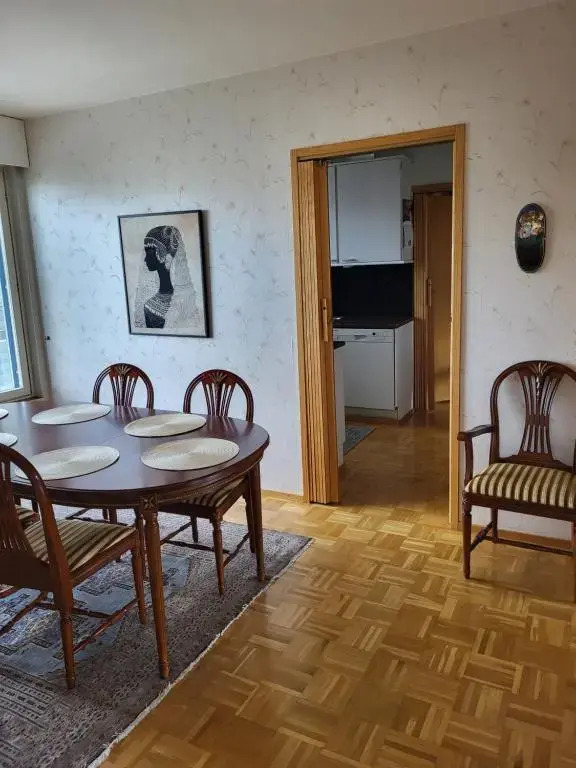 Large apartment with 4 bedrooms, central location