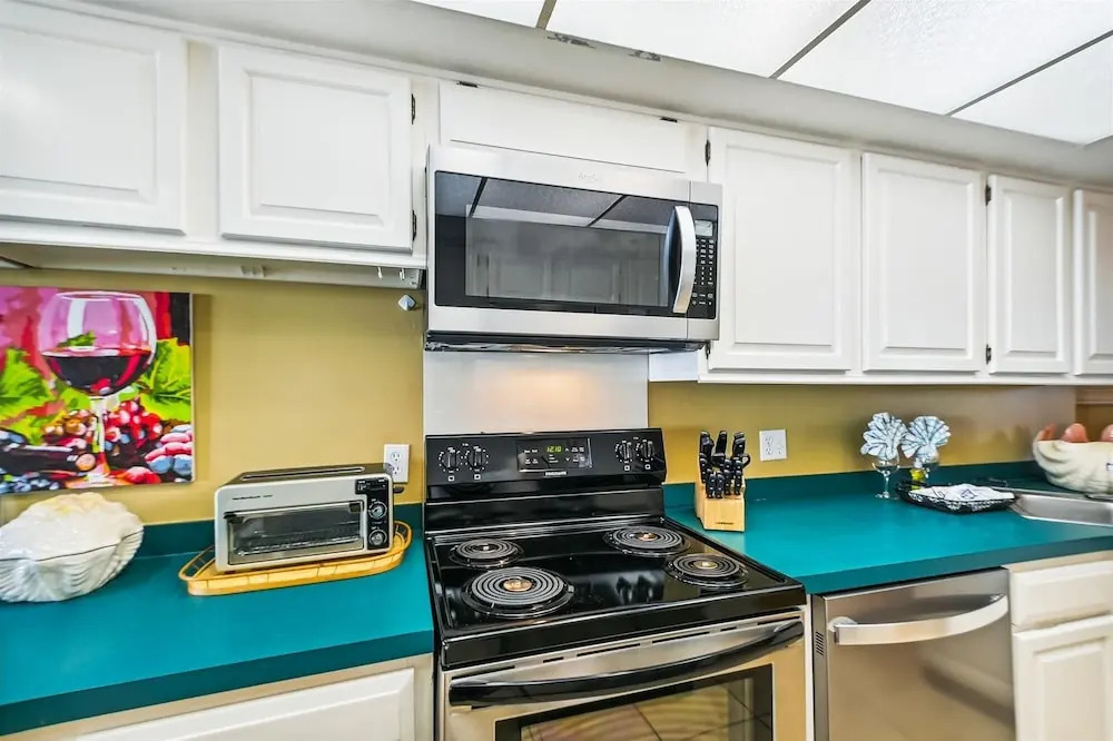 Inlet Reef 503 2 Bedroom Condo by RedAwning