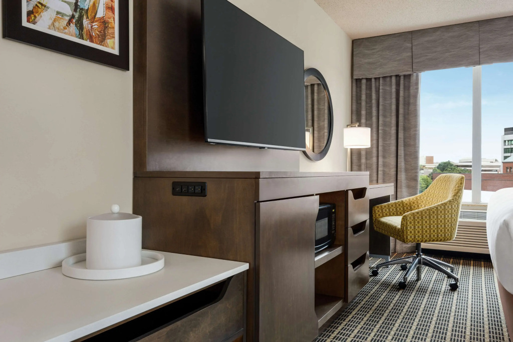 Hampton Inn & Suites Greenville-Downtown-Riverplace