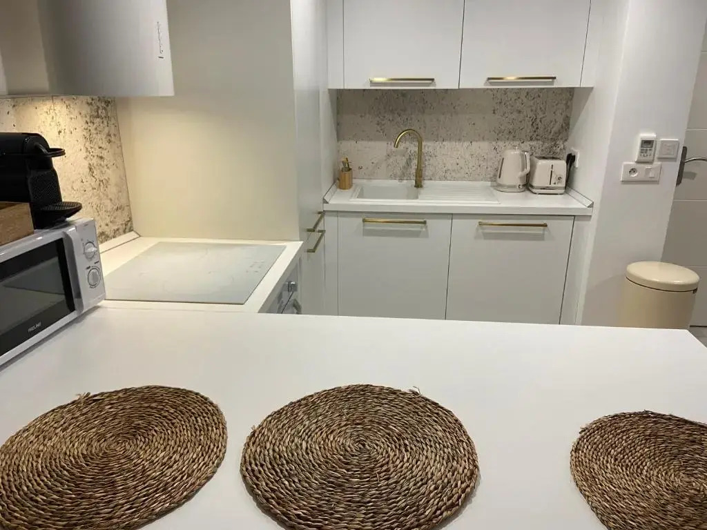 2 pièces avec terrasse et piscine cannes Croisette