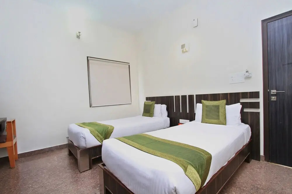 OYO 10009 Hotel iOliten