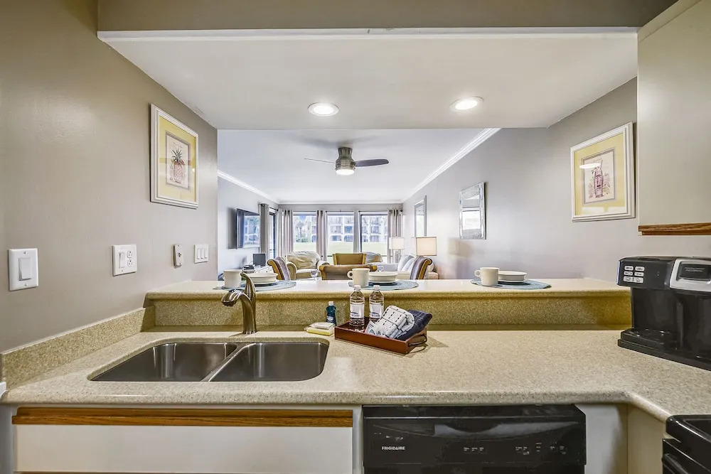 Edgewater by Book That Condo